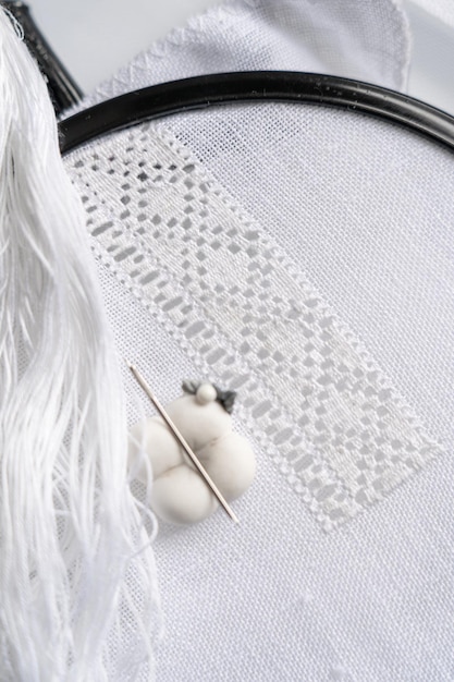 broderie manuala pe panza